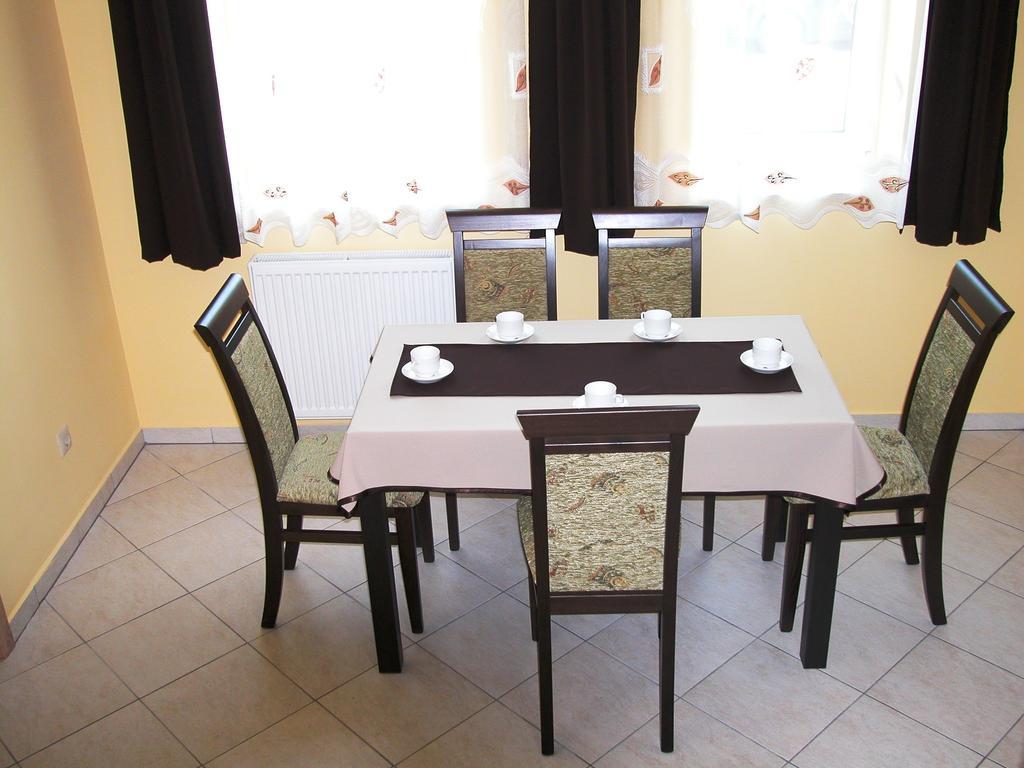 Labas-Haz Apartman Sárvár الغرفة الصورة