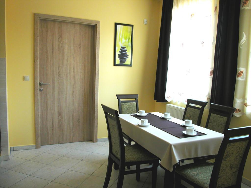 Labas-Haz Apartman Sárvár الغرفة الصورة